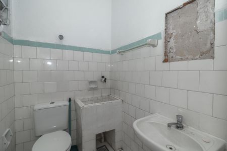 Banheiro de apartamento à venda com 0 quarto, 22m² em Floresta, Porto Alegre