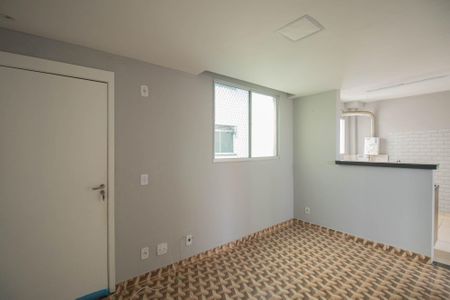 Sala de apartamento para alugar com 2 quartos, 55m² em Vista Alegre, São Gonçalo