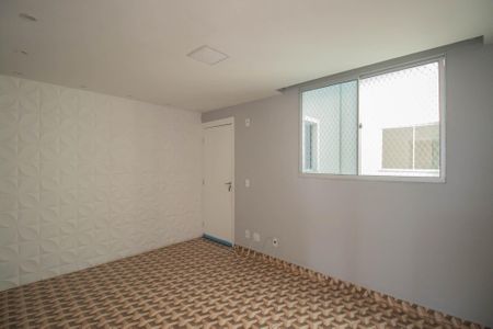 Sala de apartamento para alugar com 2 quartos, 55m² em Vista Alegre, São Gonçalo