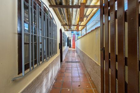 Casa para alugar com 110m², 3 quartos e 2 vagas Casa para alugar com 110m², 3 quartos e 2 vagasCorredor lateral