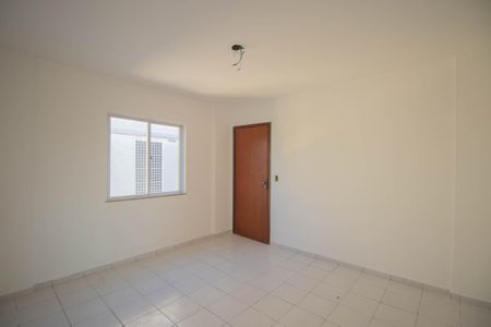 Sala de apartamento para alugar com 2 quartos, 55m² em Laranjal, São Gonçalo