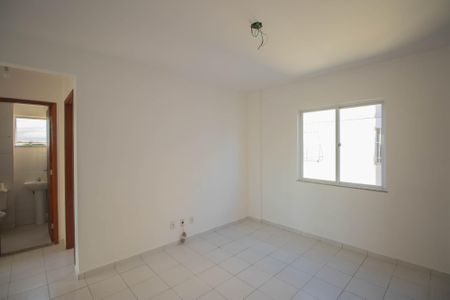 Sala de apartamento para alugar com 2 quartos, 55m² em Laranjal, São Gonçalo