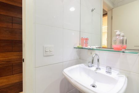 Apartamento à venda com 89m², 3 quartos e 2 vagasBanheiro Social 