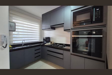 Casa à venda com 115m², 2 quartos e 2 vagas Casa à venda com 115m², 2 quartos e 2 vagasCozinha