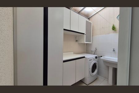 Casa à venda com 115m², 2 quartos e 2 vagas Casa à venda com 115m², 2 quartos e 2 vagasLavanderia