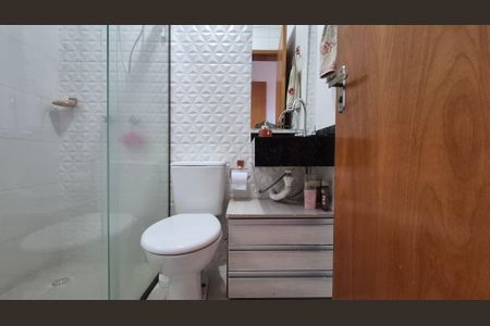 Casa à venda com 115m², 2 quartos e 2 vagas Casa à venda com 115m², 2 quartos e 2 vagasBanheiro da suíte