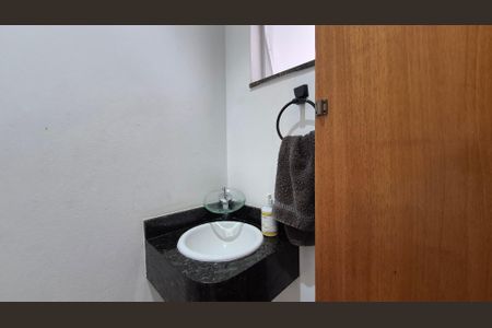 Casa à venda com 115m², 2 quartos e 2 vagas Casa à venda com 115m², 2 quartos e 2 vagasLavabo