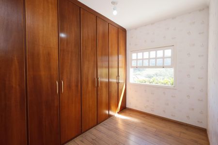 Casa de condomínio para alugar com 250m², 4 quartos e 3 vagasQuarto 2