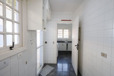 Casa de condomínio para alugar com 250m², 4 quartos e 3 vagasÁrea de Serviço