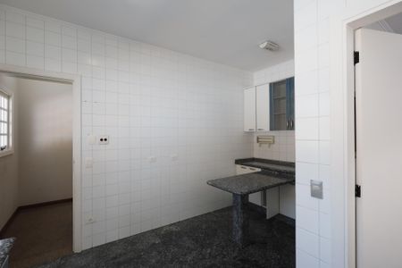 Casa de condomínio para alugar com 250m², 4 quartos e 3 vagasCozinha 