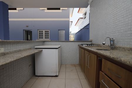 Casa de condomínio para alugar com 250m², 4 quartos e 3 vagasChurrasaqueira