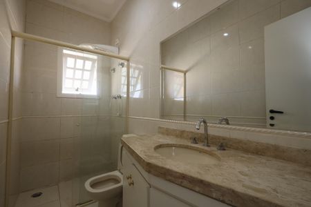 Casa de condomínio para alugar com 250m², 4 quartos e 3 vagasBanheiro 3 