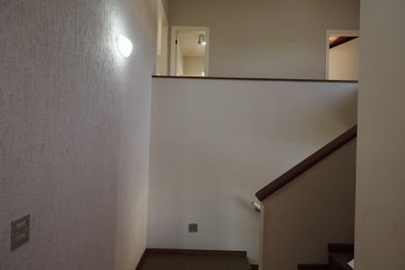 Casa de condomínio para alugar com 250m², 4 quartos e 3 vagasHall Esacada 