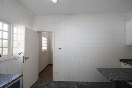 Casa de condomínio para alugar com 250m², 4 quartos e 3 vagasCozinha 