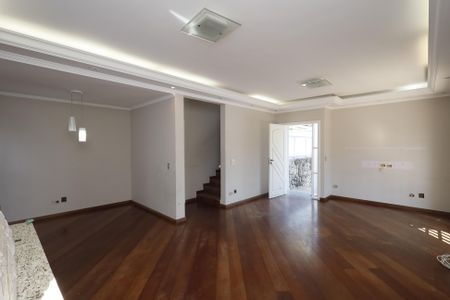 Casa de condomínio para alugar com 250m², 4 quartos e 3 vagasSala 