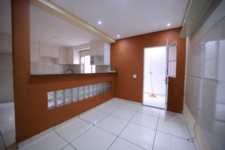 Sala de casa à venda com 2 quartos, 60m² em Vila Santo Henrique, São Paulo