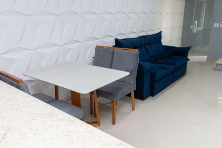 Casa de condomínio para alugar com 128m², 2 quartos e 1 vagaSala