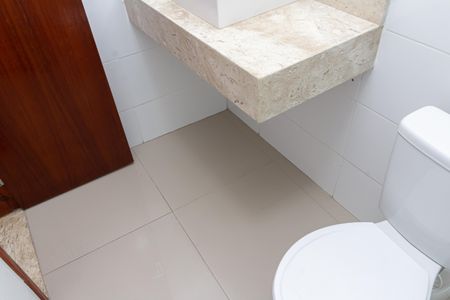 Casa de condomínio para alugar com 128m², 2 quartos e 1 vagaBanheiro da Suíte 1