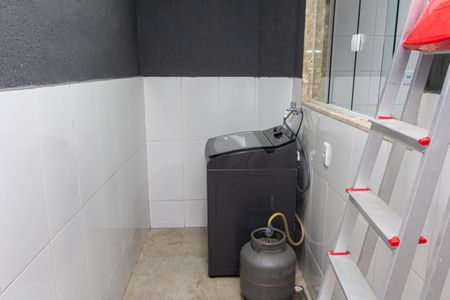 Casa de condomínio para alugar com 128m², 2 quartos e 1 vagaÁrea de Serviço