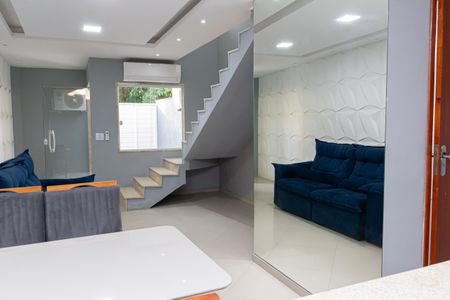 Casa de condomínio para alugar com 128m², 2 quartos e 1 vagaSala