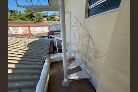 Casa para alugar com 136m², 2 quartos e 1 vagaEscada