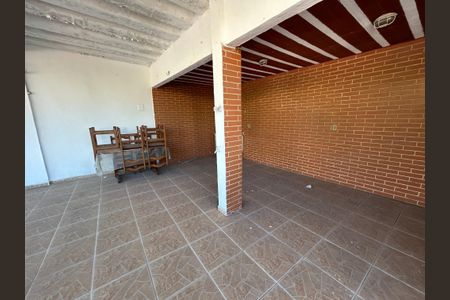 Casa para alugar com 136m², 2 quartos e 1 vagaTerraço