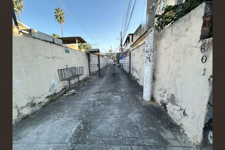 Casa para alugar com 136m², 2 quartos e 1 vagaFachada + plaquinha