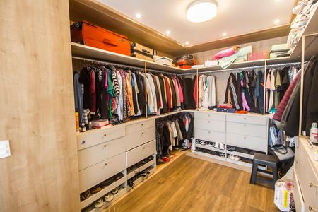 Apartamento à venda com 120m², 3 quartos e 2 vagasCloset da suíte