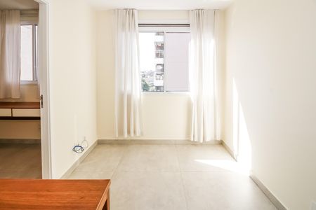 Apartamento para alugar com 34m², 2 quartos e sem vaga Apartamento para alugar com 34m², 2 quartos e sem vagaSala