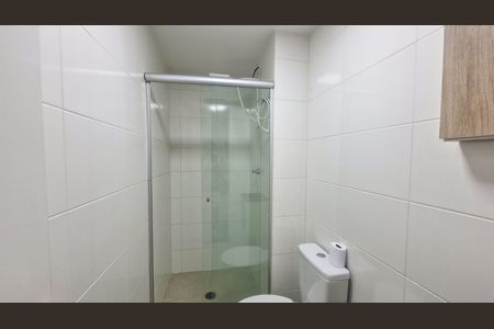 Banheiro de apartamento para alugar com 1 quarto, 25m² em Jardim Prudência, São Paulo
