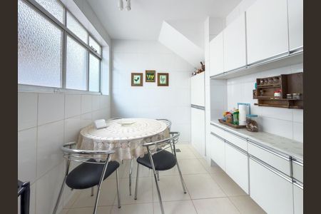 Apartamento à venda com 183m², 4 quartos e 2 vagasCozinha