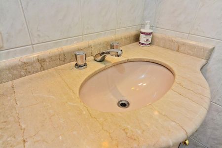 Apartamento à venda com 128m², 3 quartos e 2 vagasBanheiro da Suíte