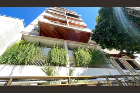 Apartamento à venda com 52m², 1 quarto e 1 vaga Apartamento à venda com 52m², 1 quarto e 1 vagaFachada