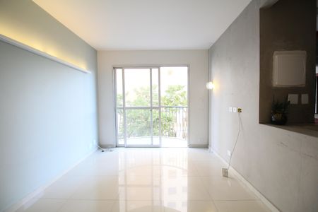 Sala de apartamento para alugar com 3 quartos, 61m² em Vila das Belezas, São Paulo