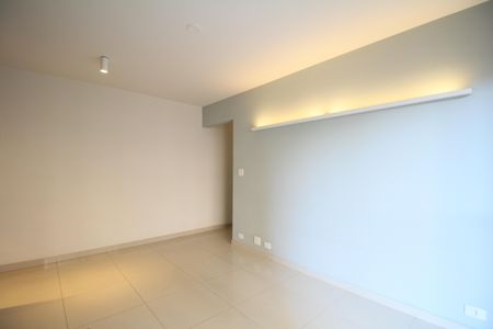Sala de apartamento para alugar com 3 quartos, 61m² em Vila das Belezas, São Paulo