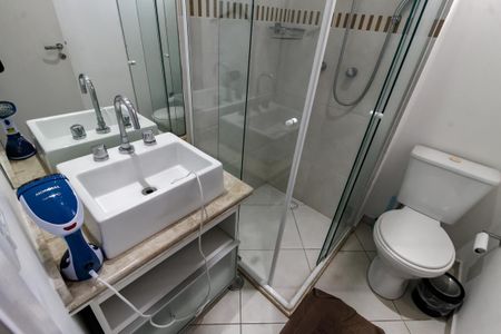 Apartamento à venda com 67m², 2 quartos e 2 vagasBanheiro da Suíte