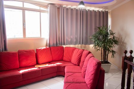 SALA DE TV de casa para alugar com 4 quartos, 385m² em Jaraguá, São Paulo