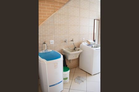 Casa para alugar com 385m², 4 quartos e 3 vagasÁREA DE SERVIÇO