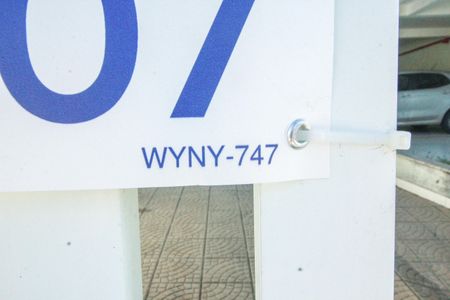 Apartamento à venda com 60m², 2 quartos e 2 vagasPlaca instalada em 20/04/2026 com o código WYNY-747