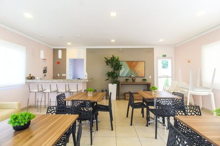 Apartamento para alugar com 43m², 2 quartos e 1 vagaÁrea comum - Salão de festas