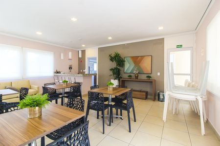 Apartamento para alugar com 43m², 2 quartos e 1 vagaÁrea comum - Salão de festas
