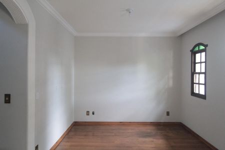 Sala de casa para alugar com 3 quartos, 180m² em Serrano, Belo Horizonte