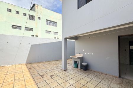 Casa à venda com 121m², 3 quartos e 2 vagasQuintal 
