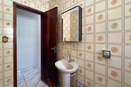 Casa à venda com 121m², 3 quartos e 2 vagasBanheiro Social 2 