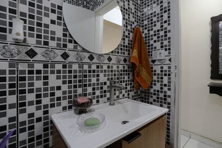 Casa para alugar com 144m², 3 quartos e 2 vagasBanheiro