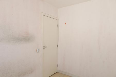 Quarto 2 de apartamento para alugar com 2 quartos, 39m² em Itaim Paulista, São Paulo