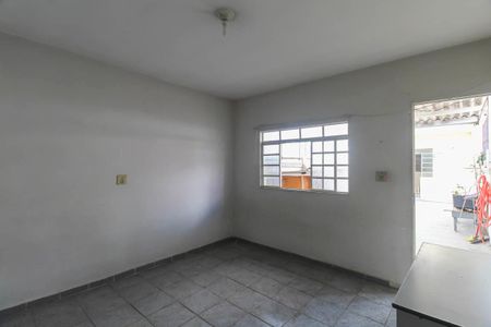 Casa à venda com 125m², 5 quartos e 1 vaga Casa à venda com 125m², 5 quartos e 1 vagaQuarto de Serviço
