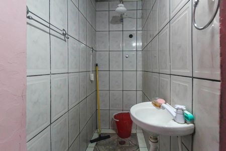 Casa à venda com 125m², 5 quartos e 1 vaga Casa à venda com 125m², 5 quartos e 1 vagaBanheiro da Kitnet
