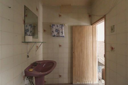 Casa à venda com 125m², 5 quartos e 1 vaga Casa à venda com 125m², 5 quartos e 1 vagaBanheiro de serviço