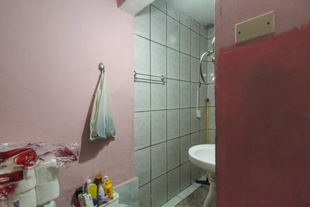 Casa à venda com 125m², 5 quartos e 1 vaga Casa à venda com 125m², 5 quartos e 1 vagaBanheiro da Kitnet